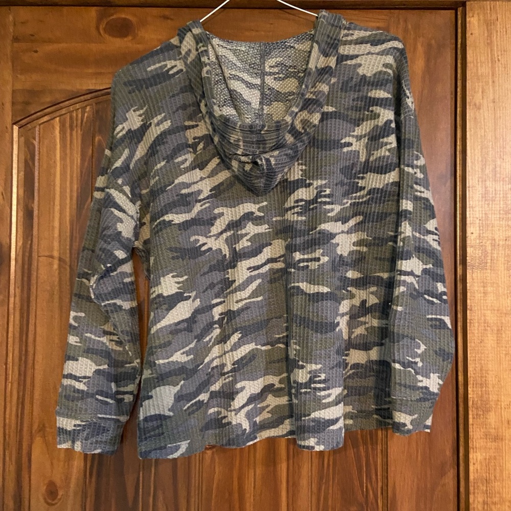 Hooded waffle knit shirt